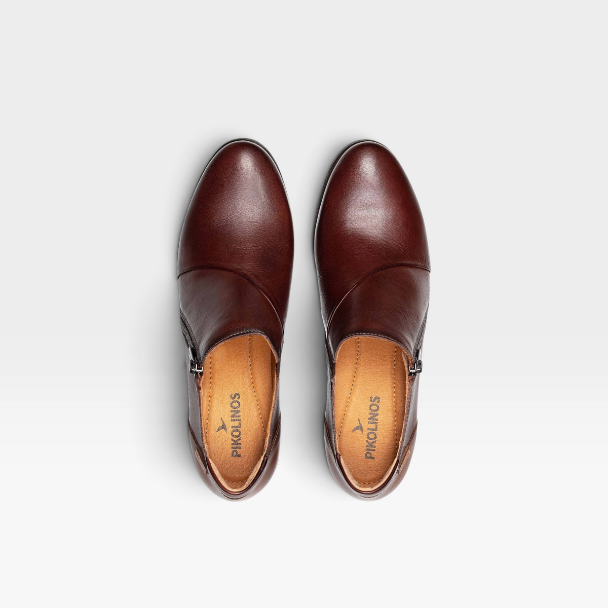 Zapato Malaga abotinado de tacón bajo - Pikolinos
