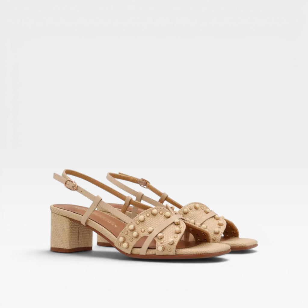 Sandalia tacón tachas beige  - Noa Harmon