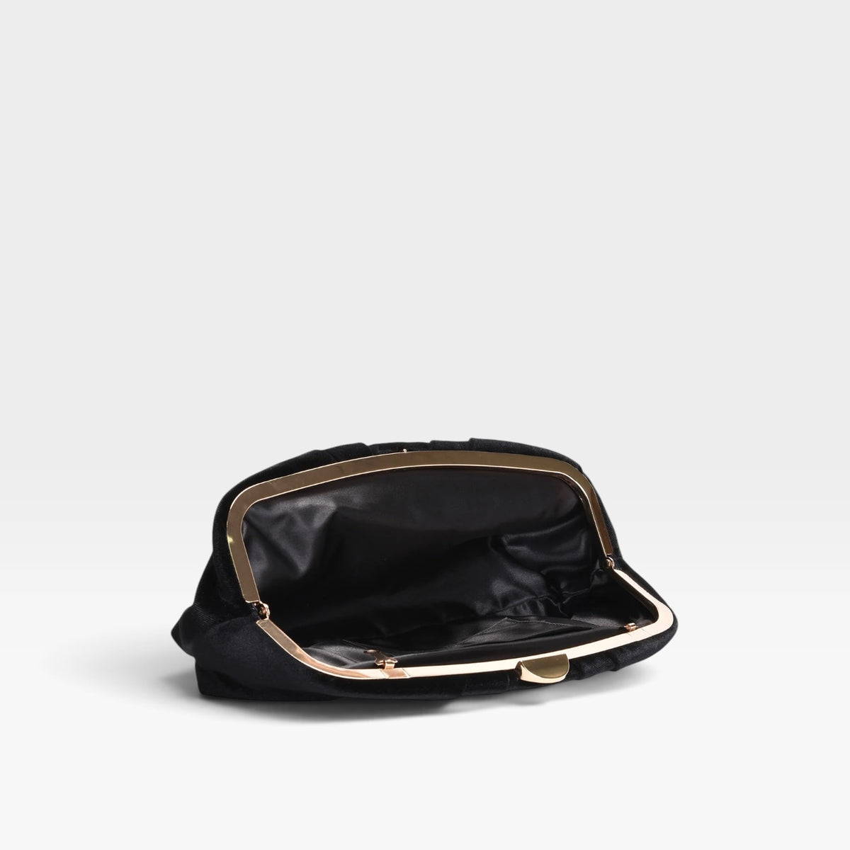 Clutch negro de terciopelo fruncido fiesta cadena - Azarey