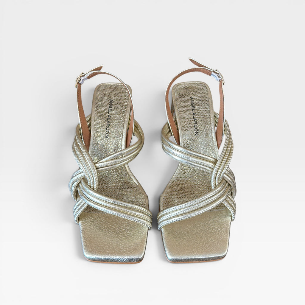Sandalias dorada tacón  - Ángel Alarcón