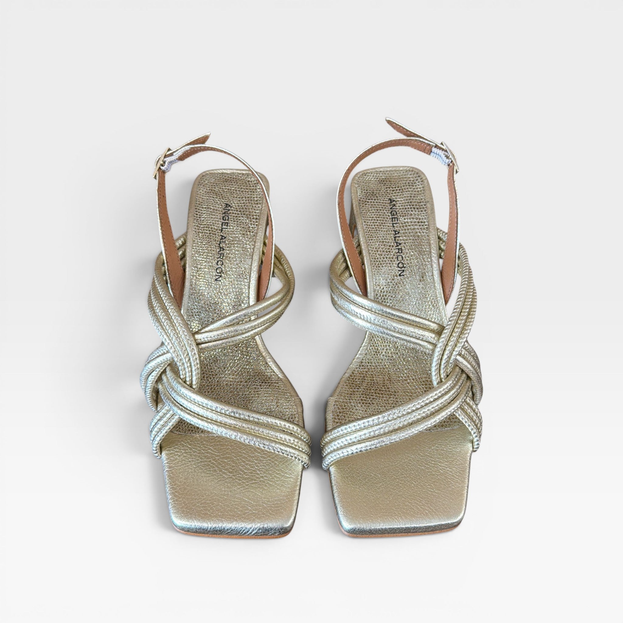 Sandalias dorada tacón  - Ángel Alarcón