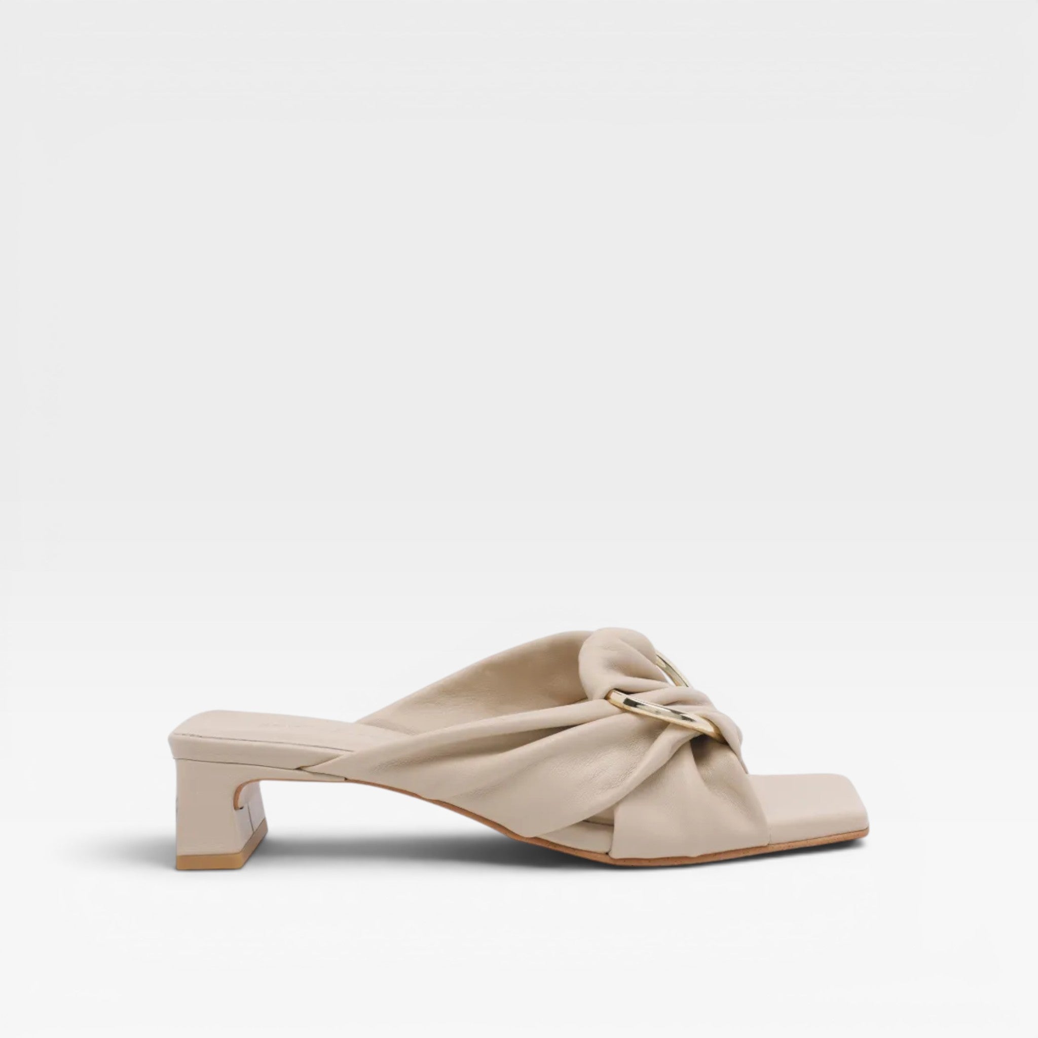 Sandalias con puntera cuadrada - Ángel Alarcón