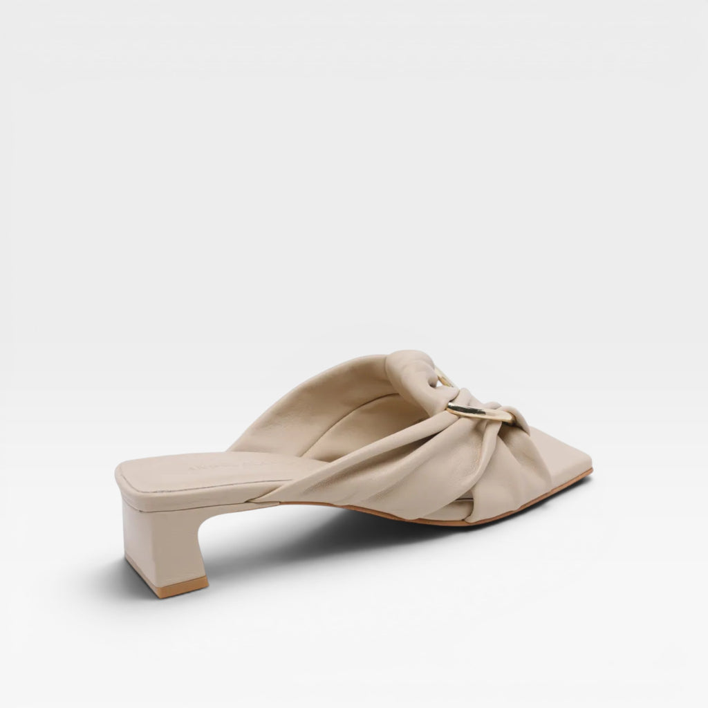 Sandalias con puntera cuadrada - Ángel Alarcón