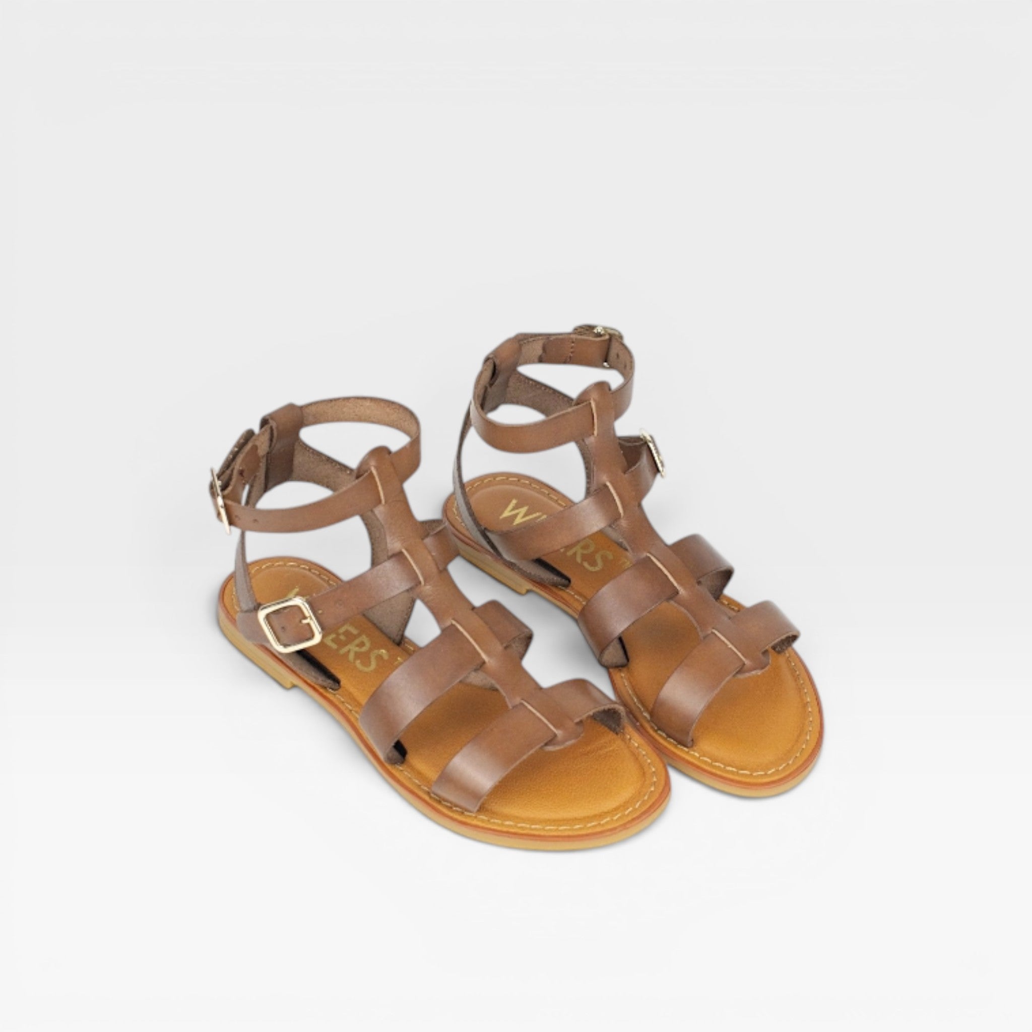 Sandalias plana tiras T-77804 marrón - Wikers