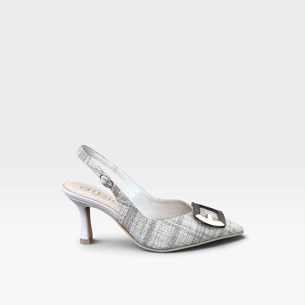 Zapato de salón con adorno de hebilla cuadrada - Dibia