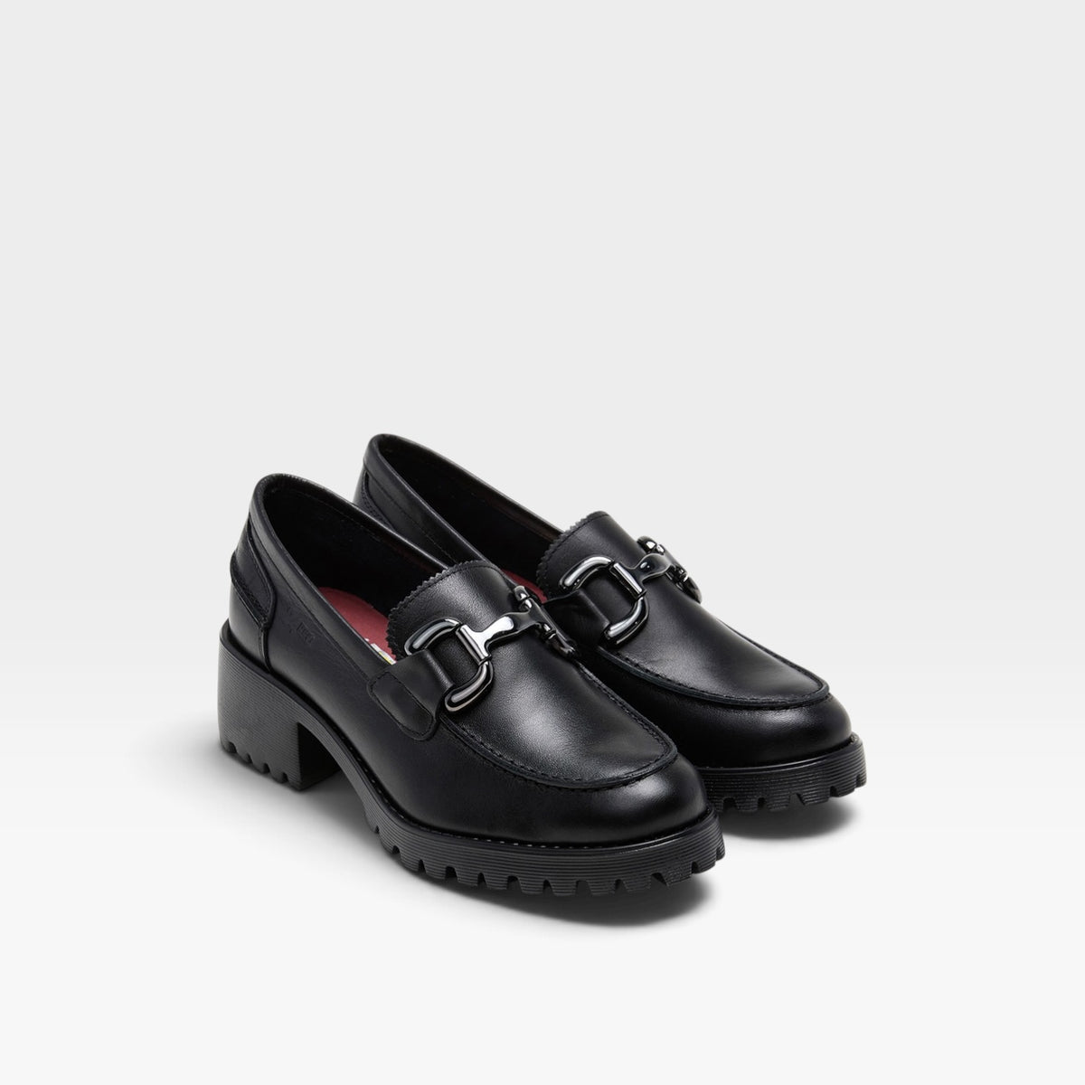Mocasín piel estribo metálico negro - 24 horas