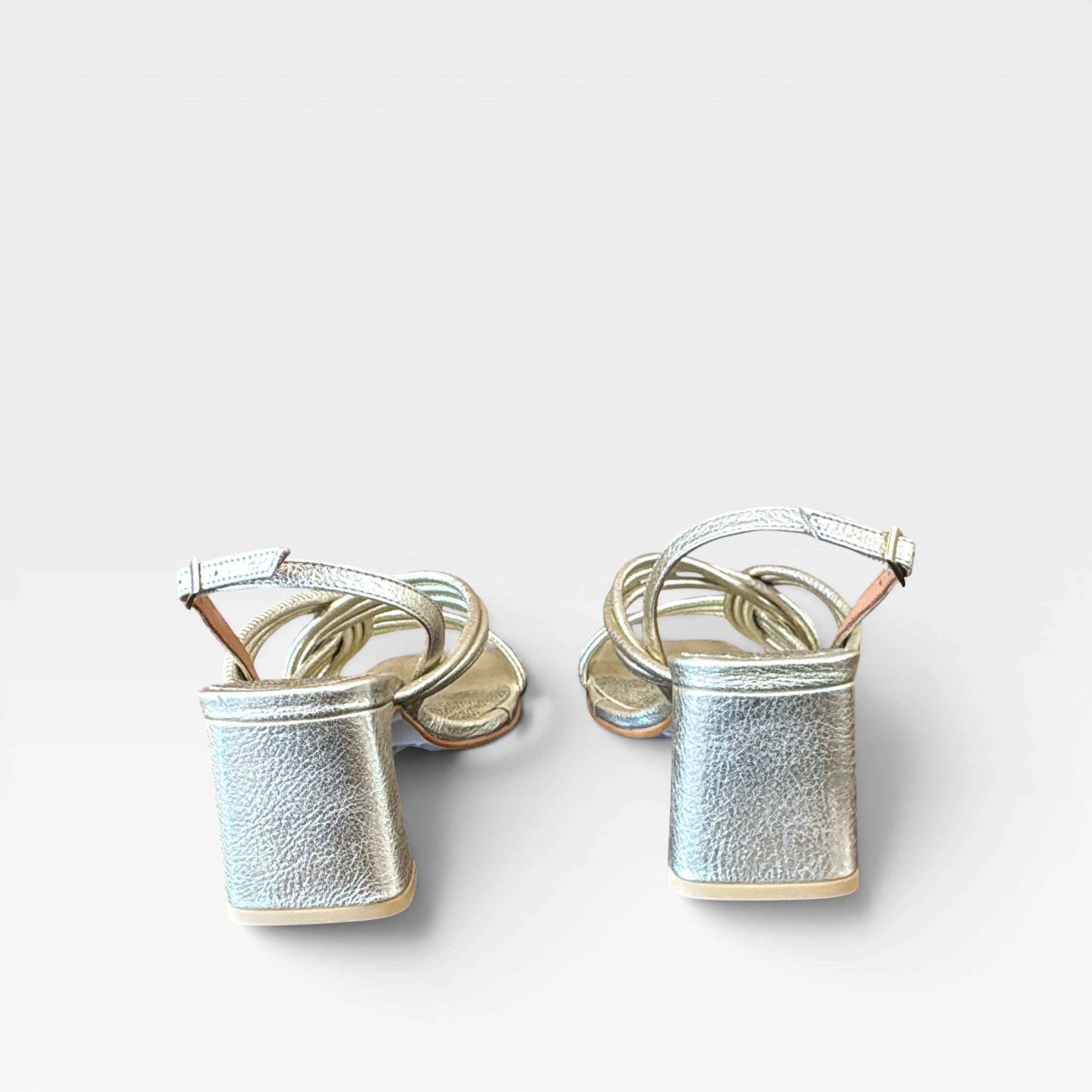 Sandalias dorada tacón  - Ángel Alarcón