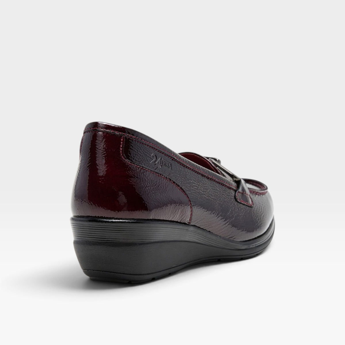Mocasín piel charol detalle pedrería - 24 horas