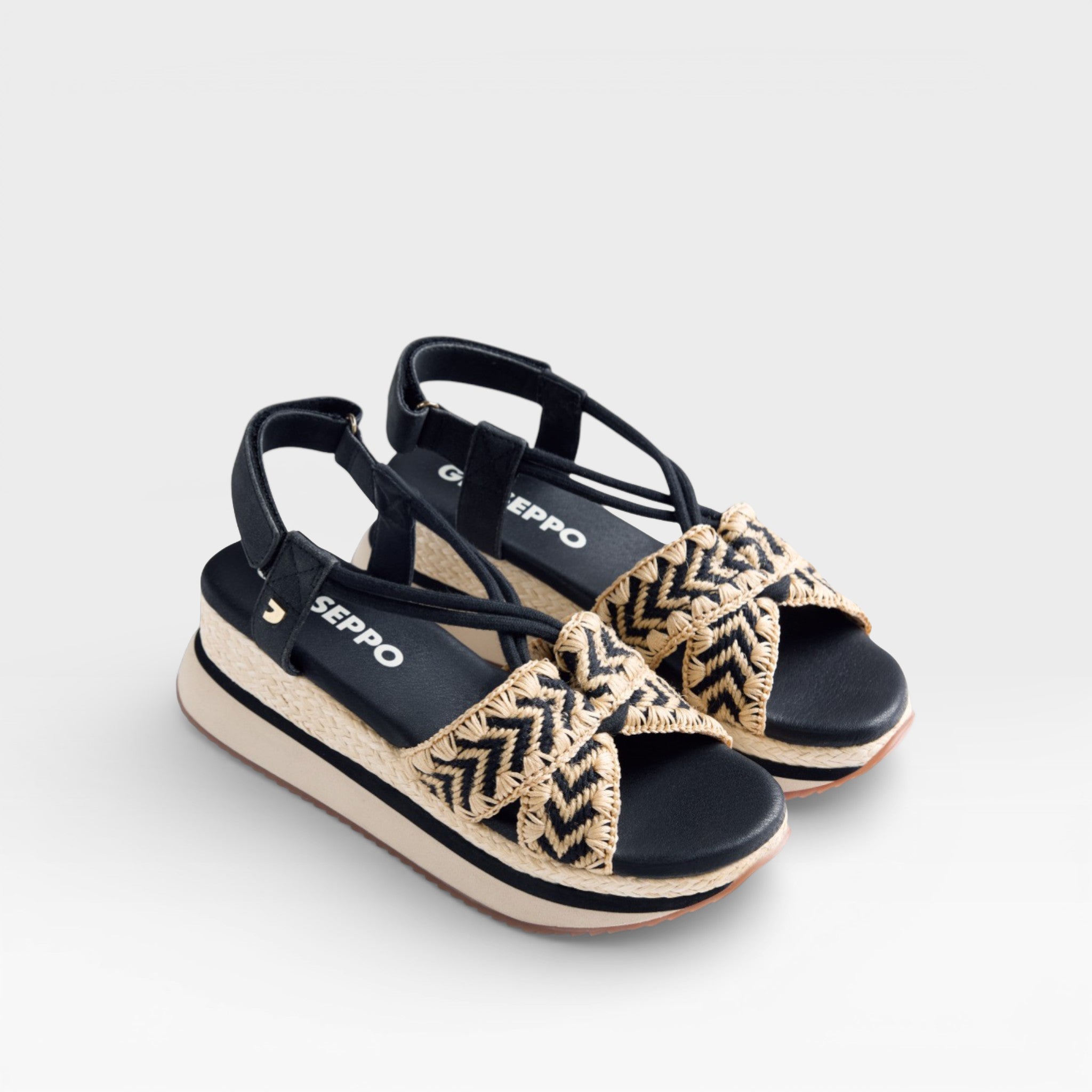 Sandalia Cuña Bordado Ugunja Negra- Gioseppo