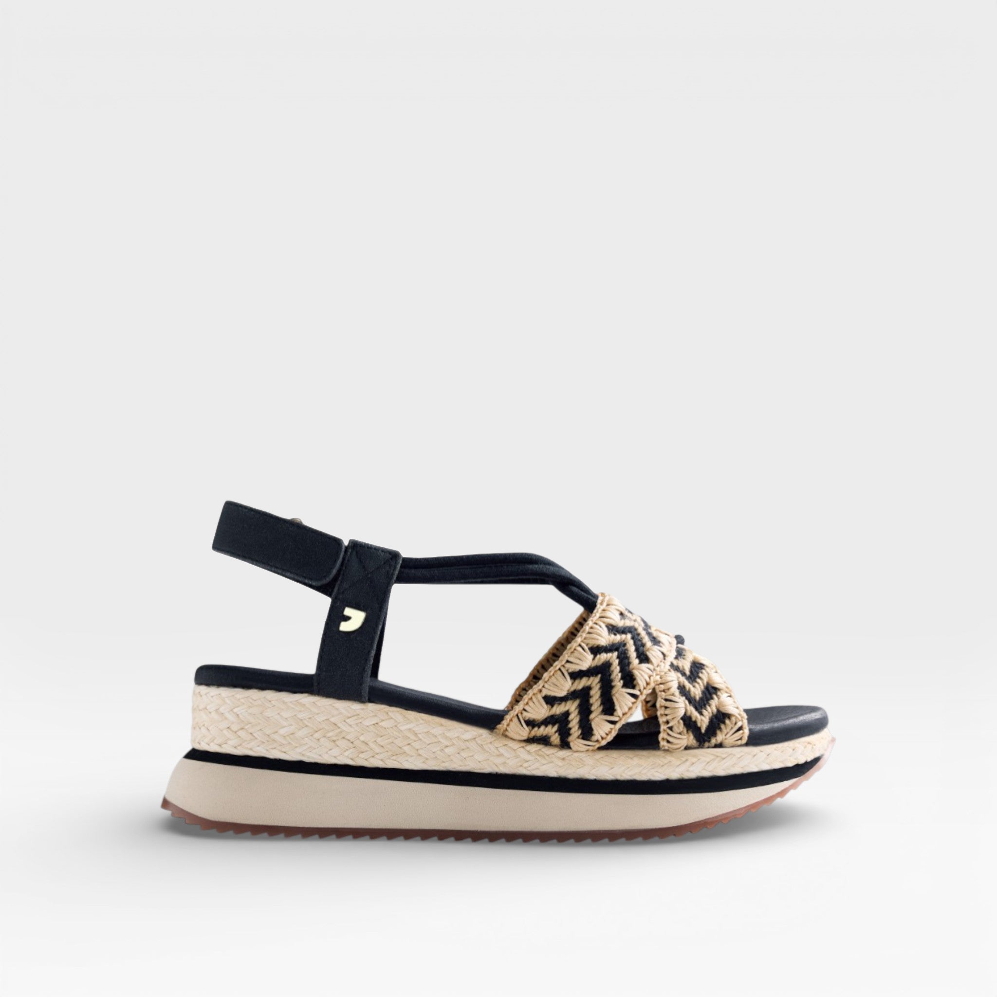 Sandalia Cuña Bordado Ugunja Negra- Gioseppo