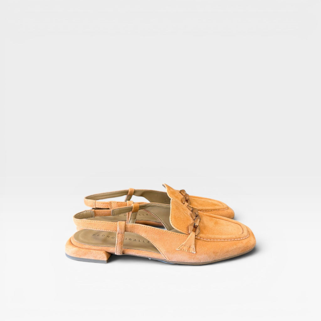 Mule Ante Naranja  con Cadena Decorativa- Pedro Miralles