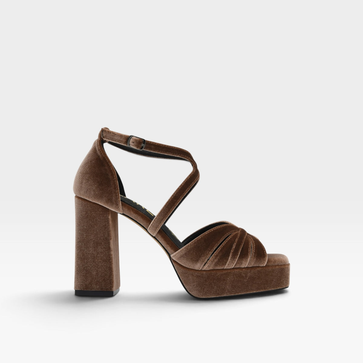 Sandalia taupe de terciopelo con tacón ancho y plataforma - Azarey