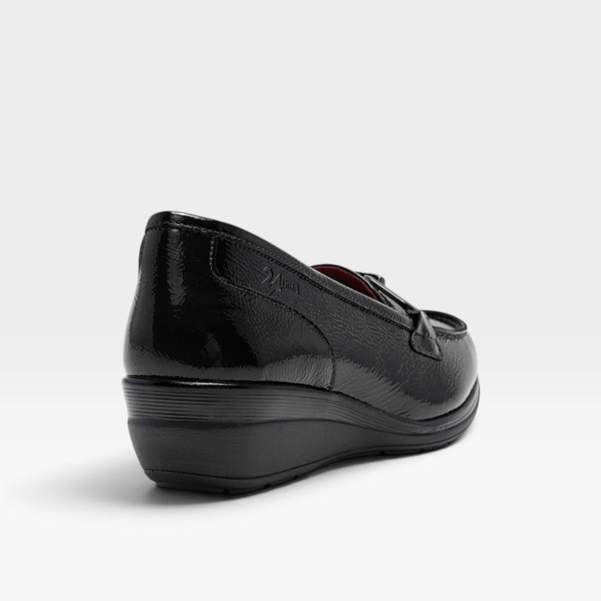 Mocasín piel charol detalle pedrería - 24 horas