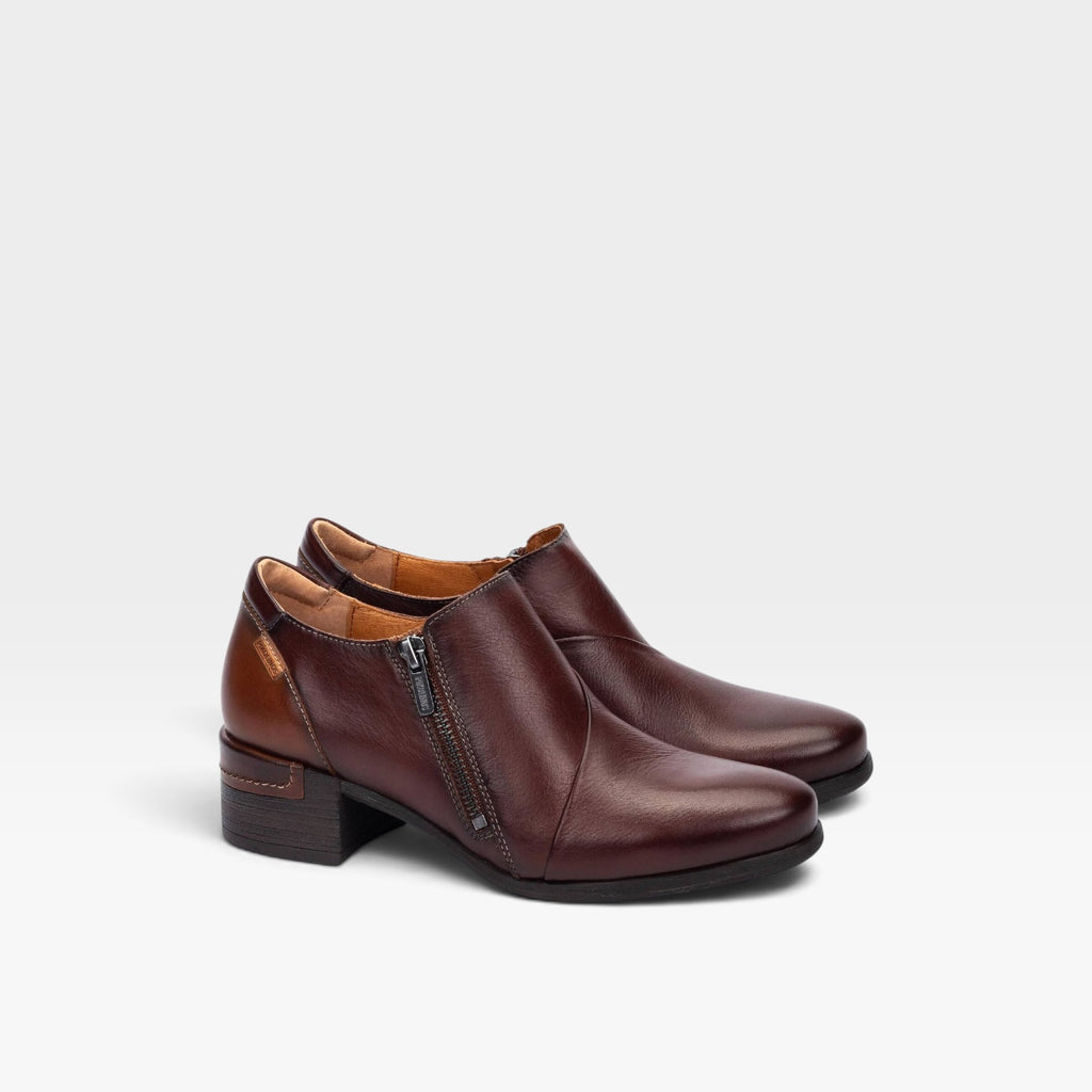 Zapato Malaga abotinado de tacón bajo - Pikolinos