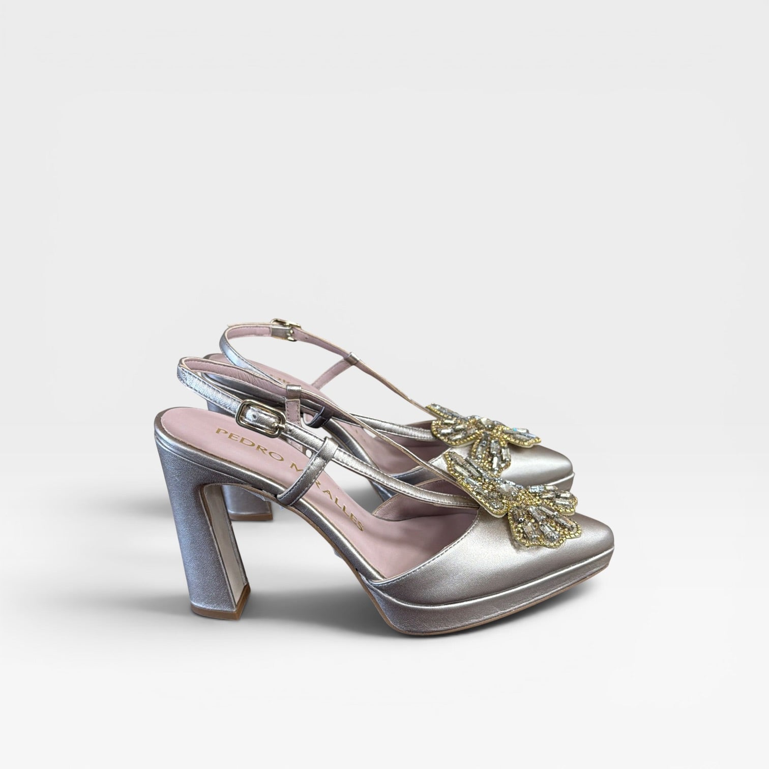 Sandalias con tacón flor pedrería - Pedro Miralles