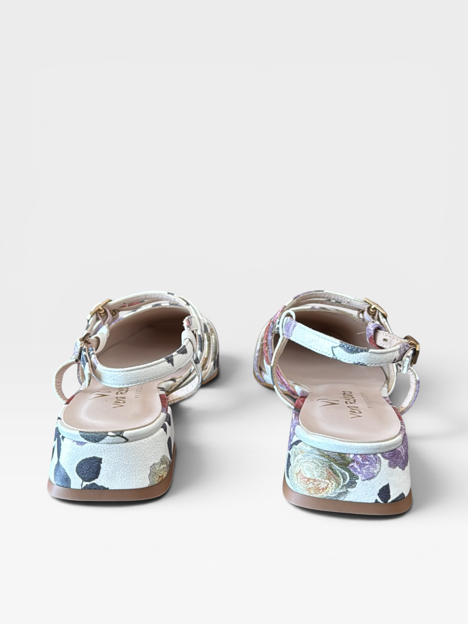 Sandalia estampado floral con hebillas - Vera rebato