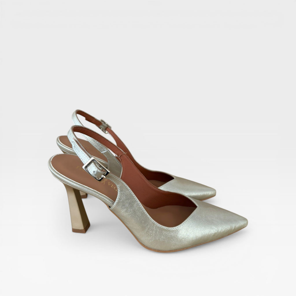 Salón slingback dorado - Daniela Vega