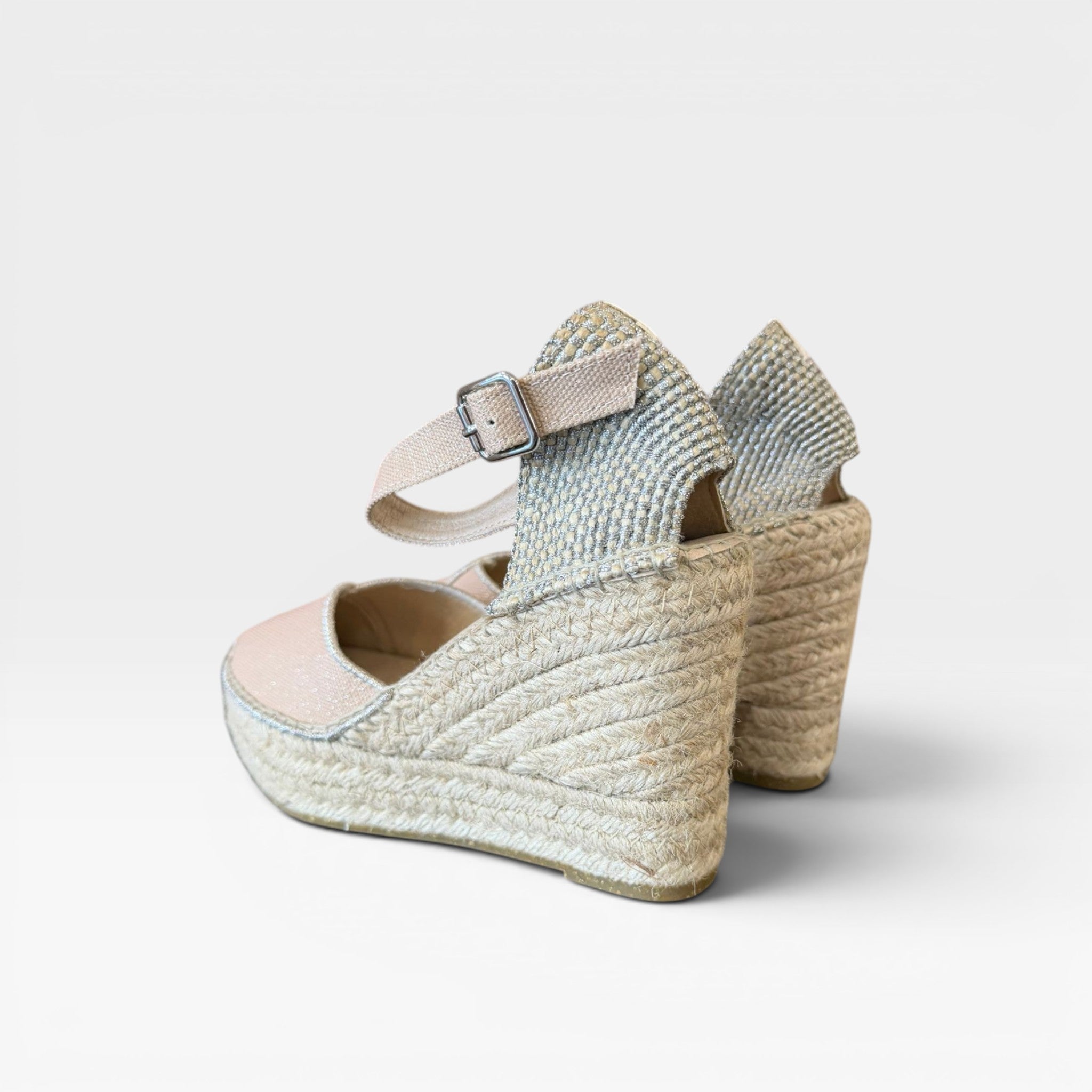 Romero cuña cerrada hebilla oro beige  - Alhamas