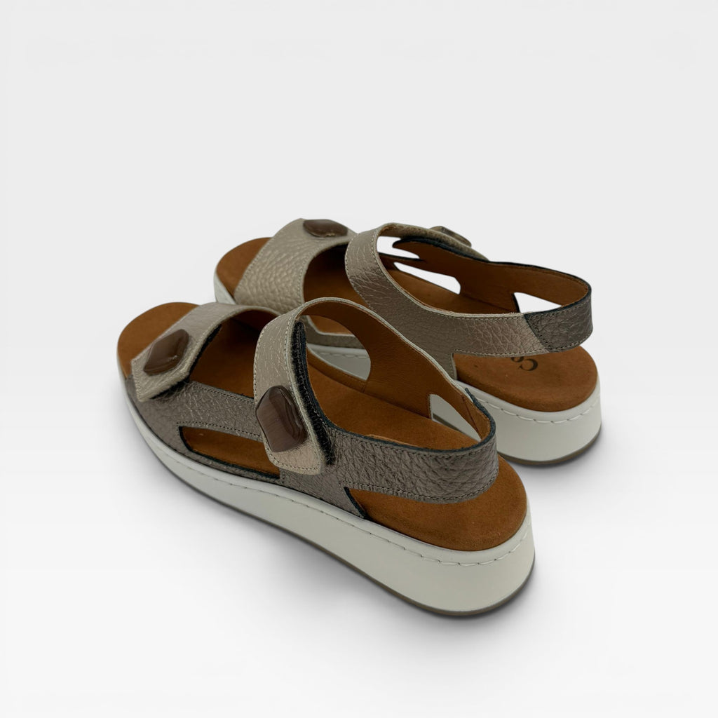 Sandalia ajustable bronce - Comfort Class