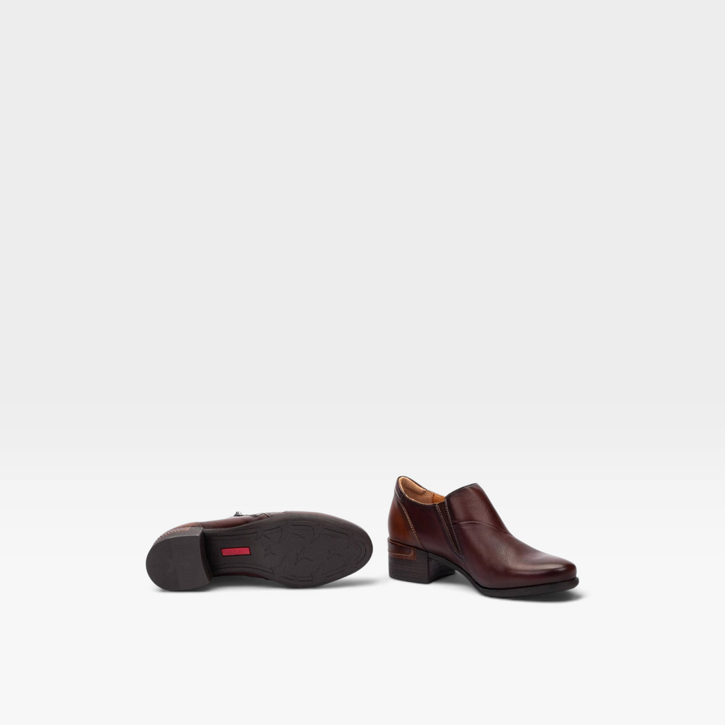 Zapato Malaga abotinado de tacón bajo - Pikolinos
