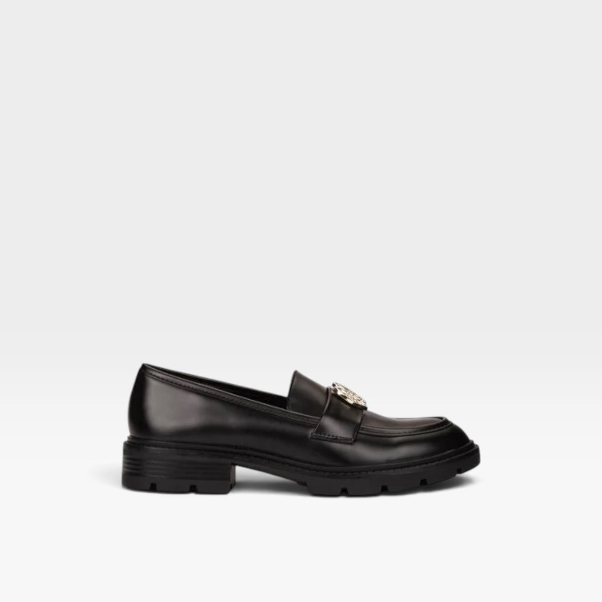 Mocasín negro de tecnopiel con logo dorado - Cuplé