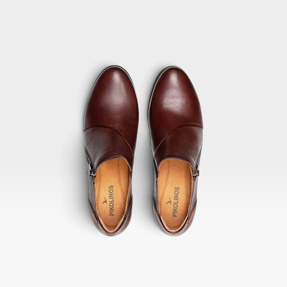 Zapato Malaga abotinado de tacón bajo - Pikolinos