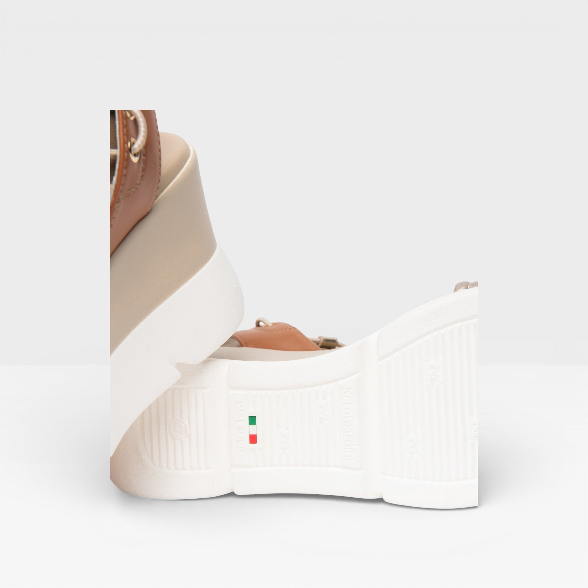 Sandalia de piel y tejido técnico - Nero Giardini