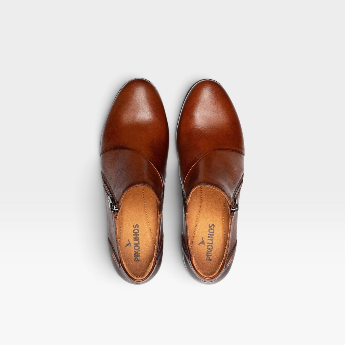 Zapato Malaga abotinado de tacón bajo - Pikolinos