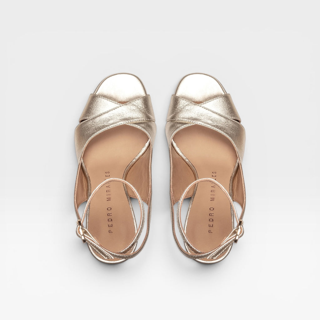 Sandalias de tacón de mujer de piel en color platino con plataforma- Pedro miralles