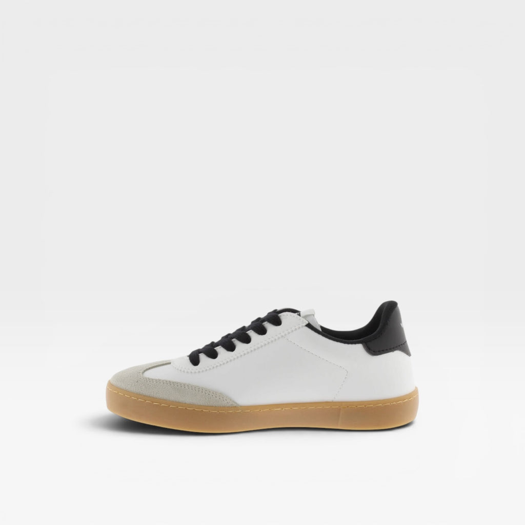 Zapatilla con pieza contraste y suela caramelo - Victoria