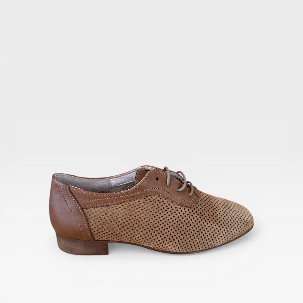 Blucher perforado camel - Nival