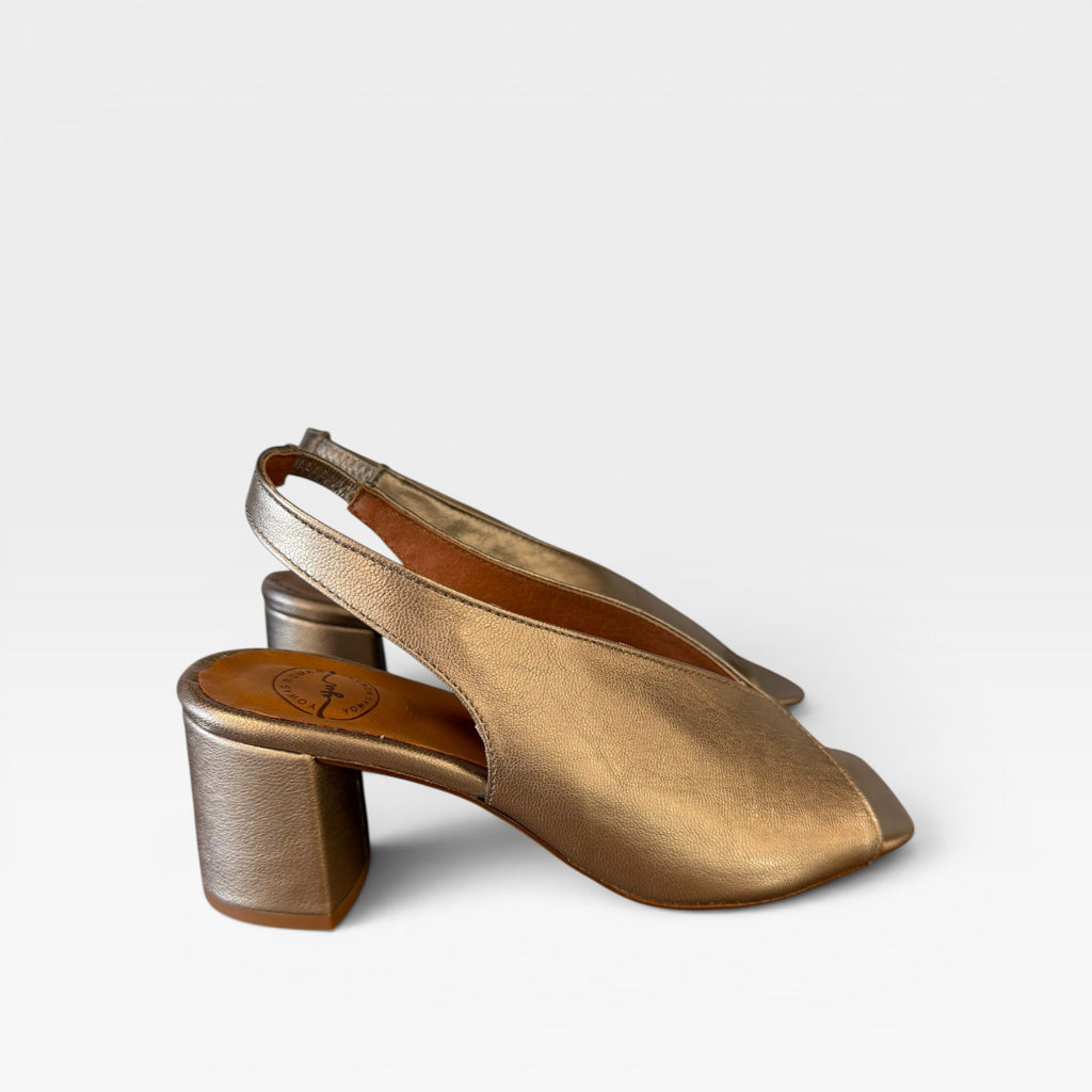 Sandalia color bronce - YU/Yowas
