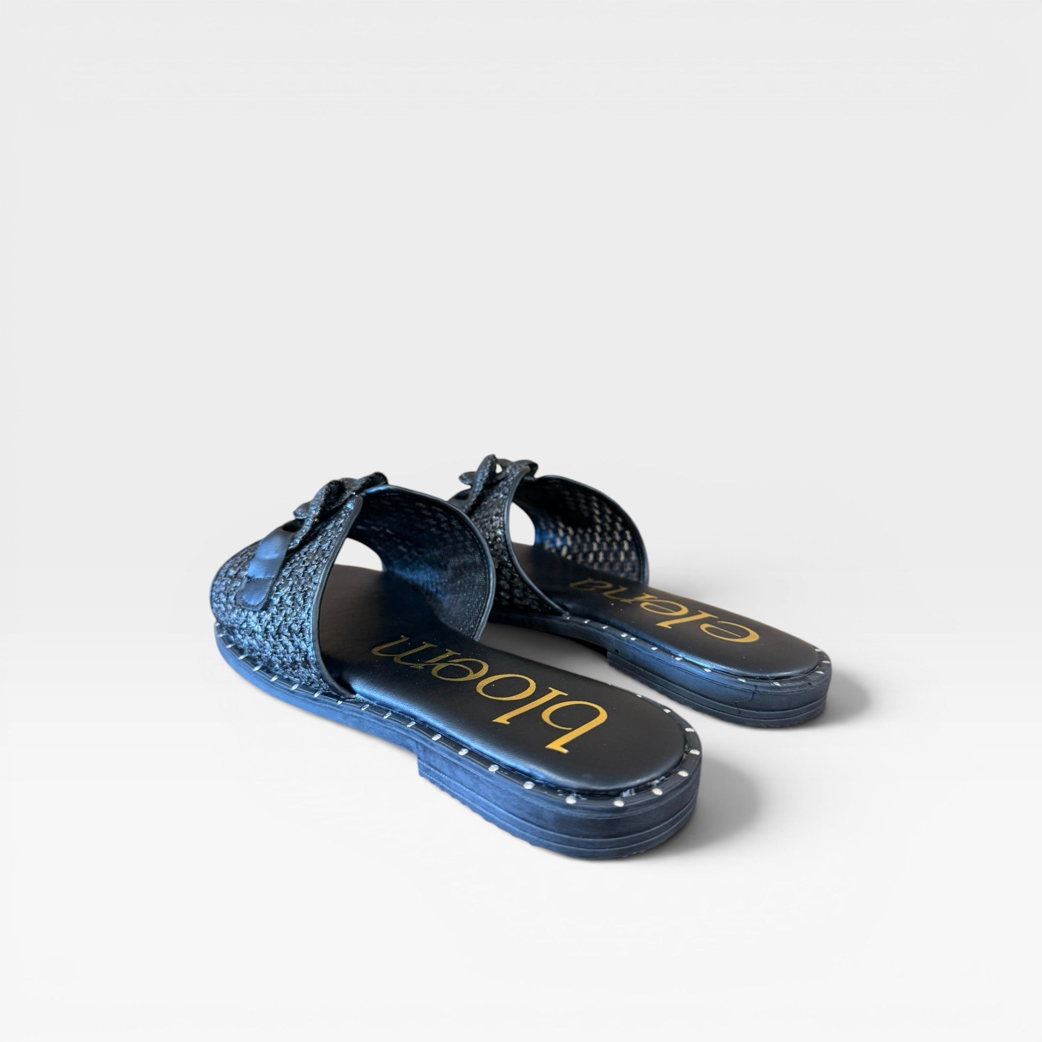 Sandalias negra con detalle de hebilla - Elena Bloom