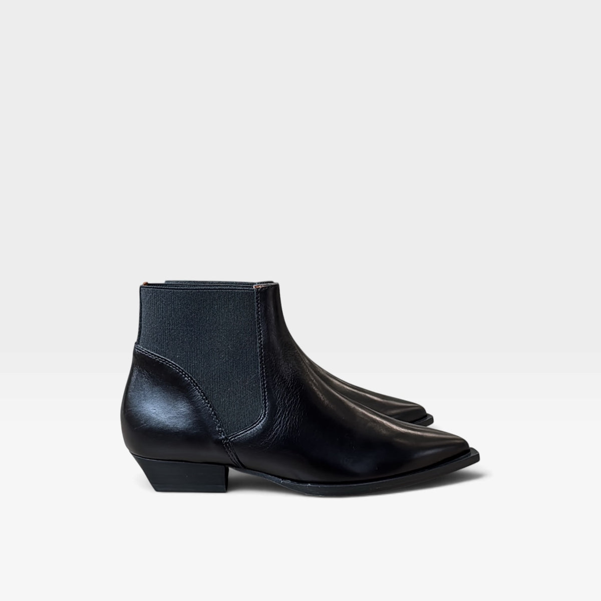 Botin Negade piel negro   - Ángel Alarcón