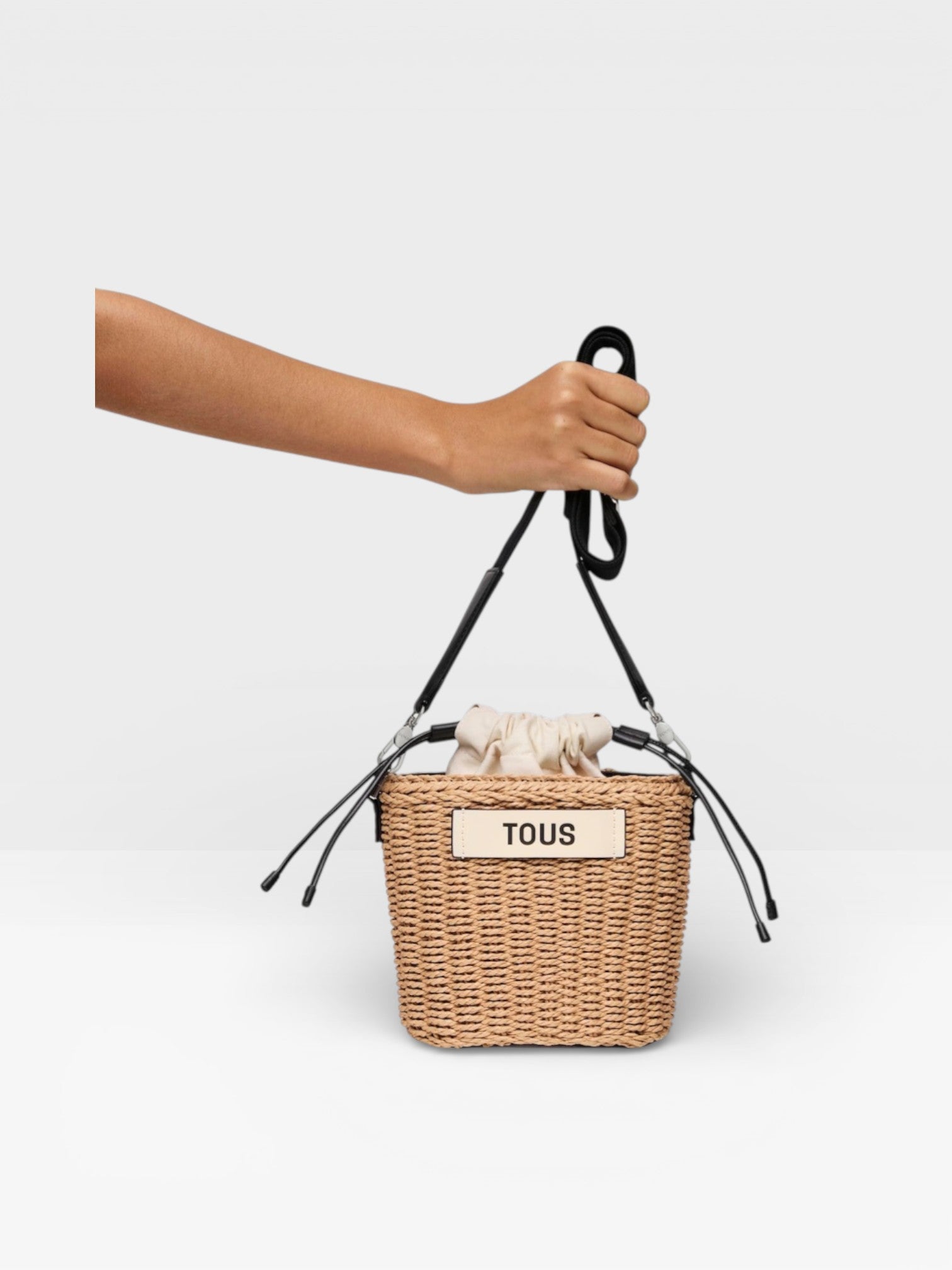 Saca negra Scoubidou - TOUS