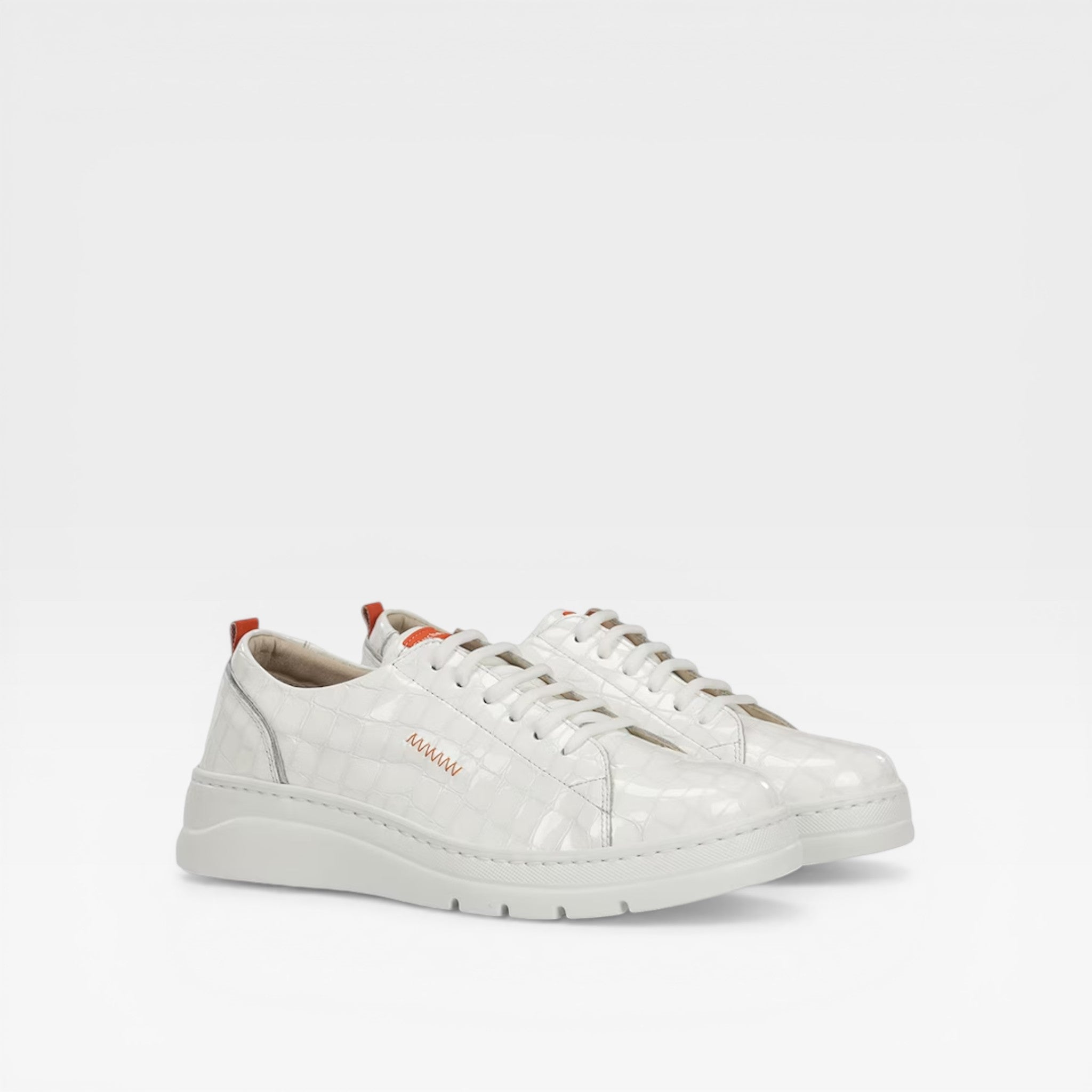 Zapato deportivos charol blanco  - Fluchos
