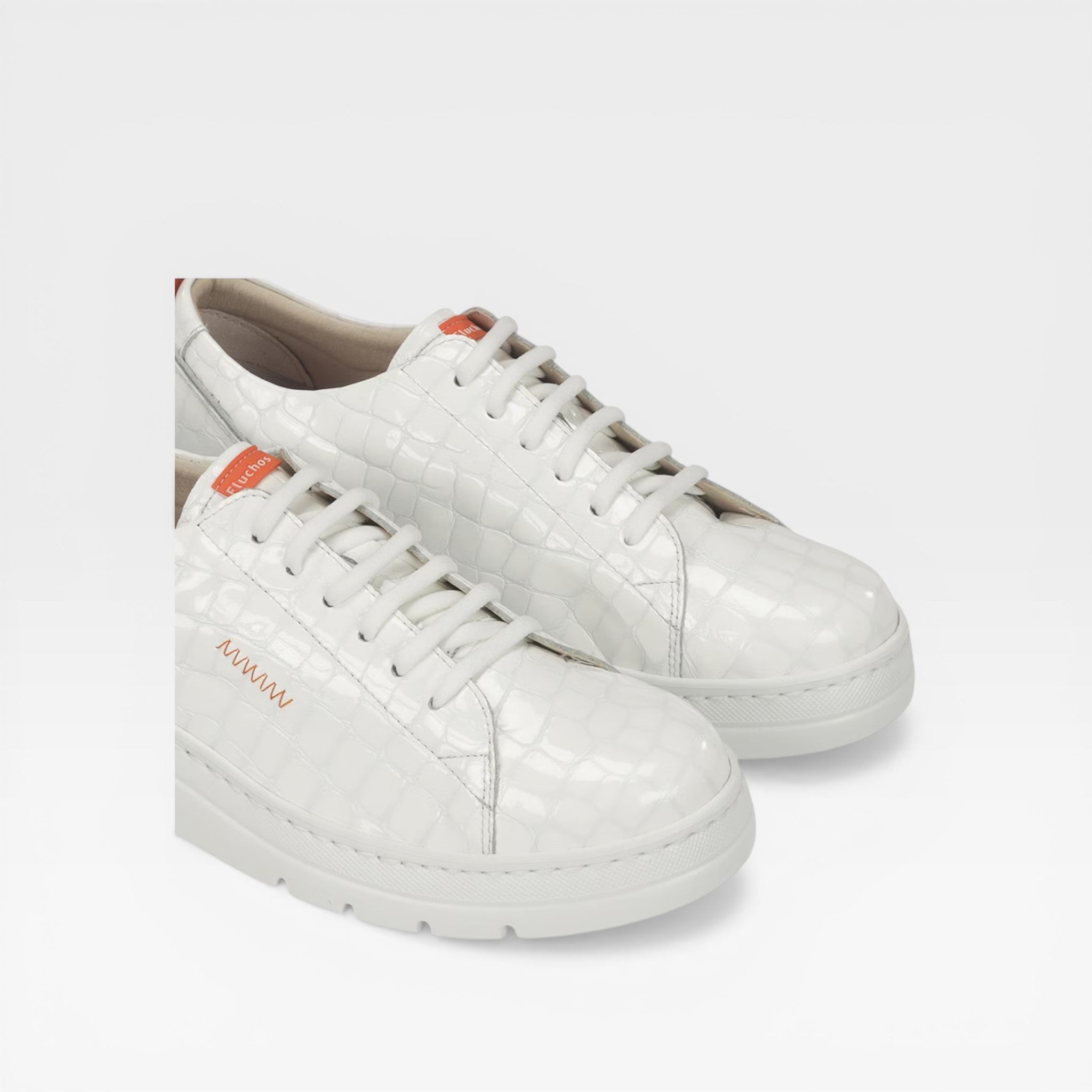 Zapato deportivos charol blanco  - Fluchos