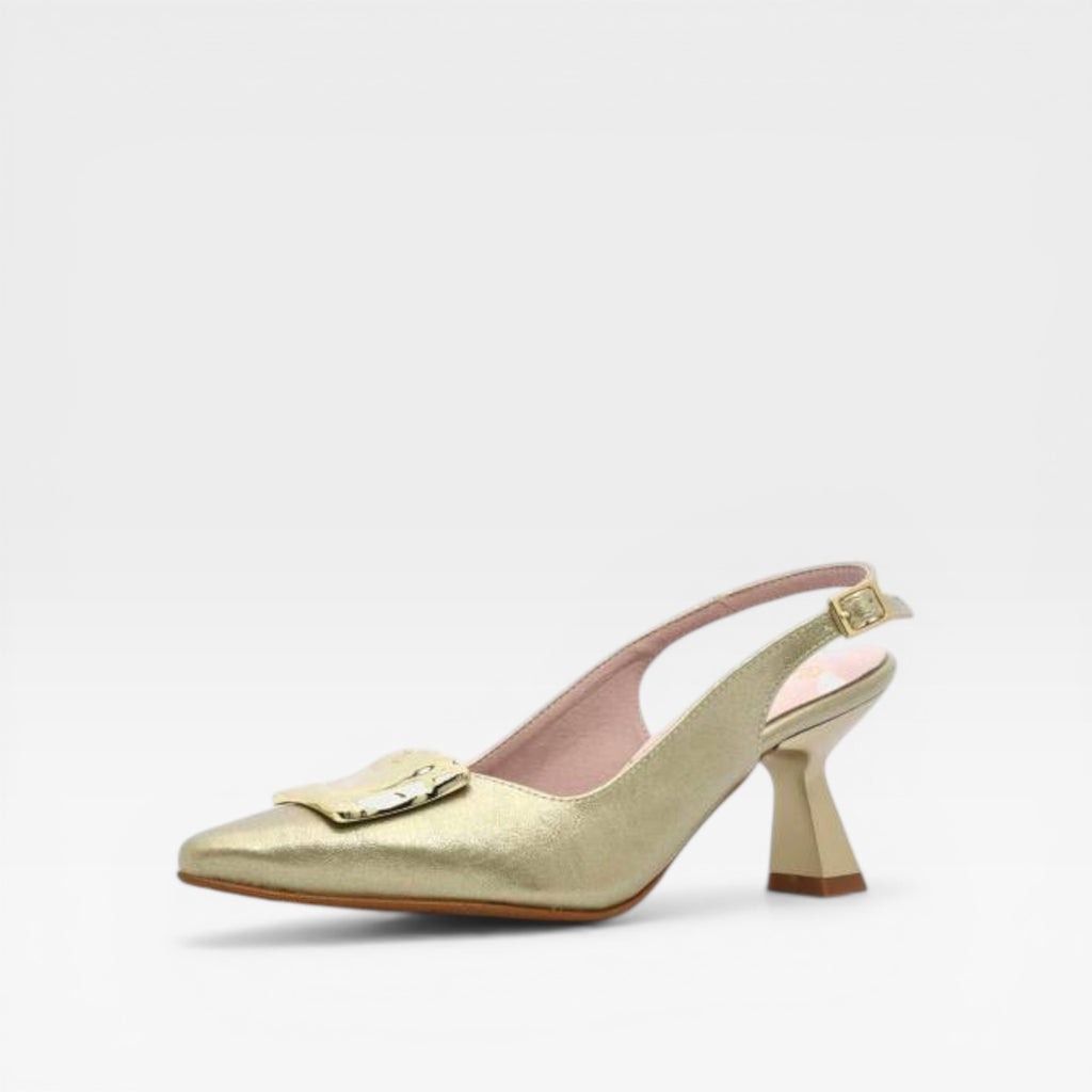 Salón slingback dorado - Daniela Vega