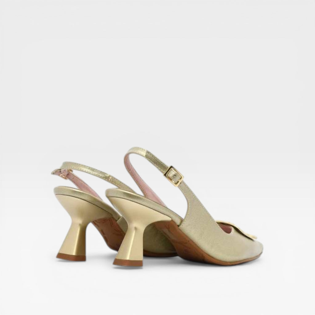 Salón slingback dorado - Daniela Vega